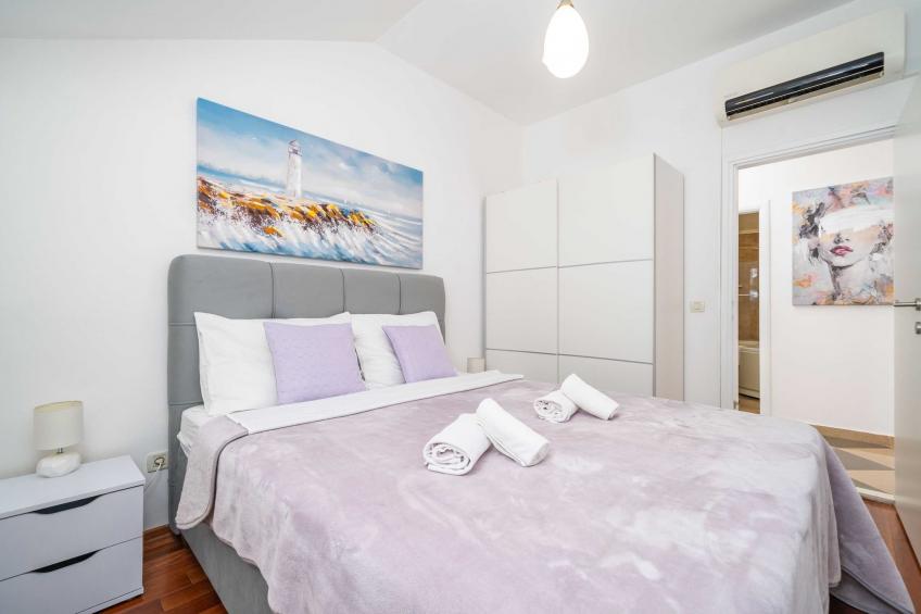 Apartments Isabora - Comfort Three-Bedroom Apartment with Balcony and Sea View (Second Floor) - foto 20