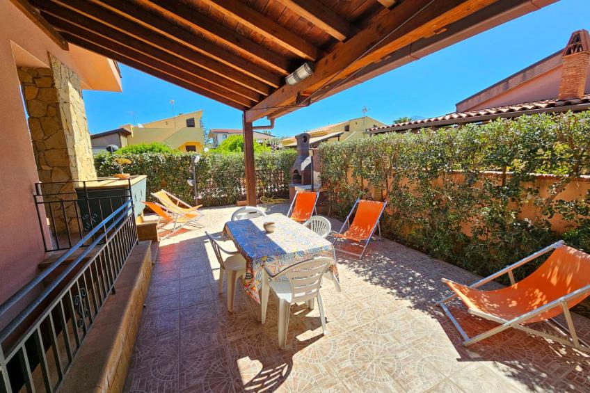 Helle mediterrane Villa mit Veranda und Garten - foto 3