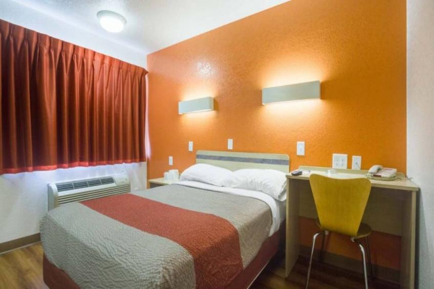 1 Full Bed  Mobility Access RI Shwr Nsmk - foto 15