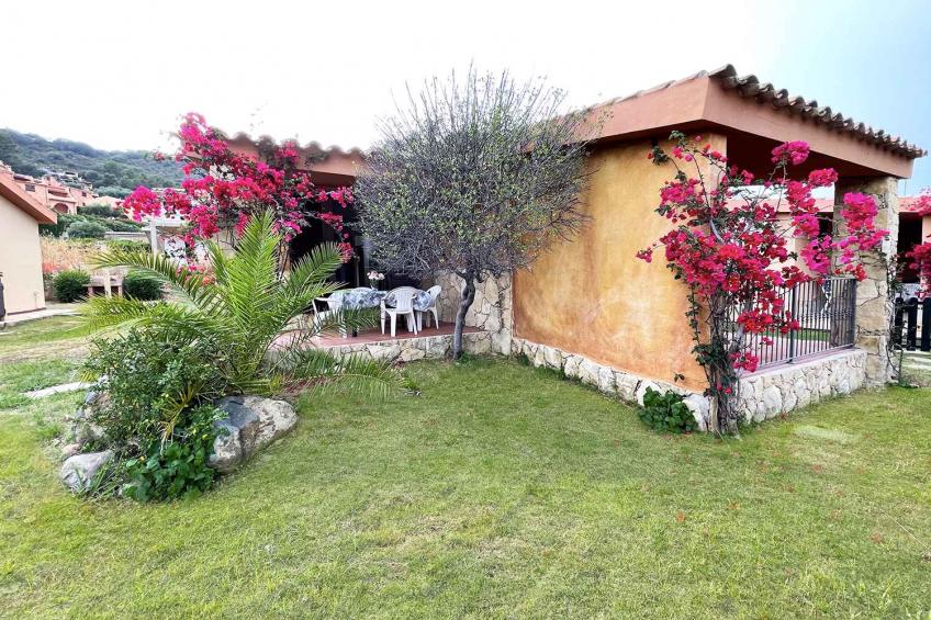 Holiday house with terrace and garden furniture - BF-VJYY - foto 3