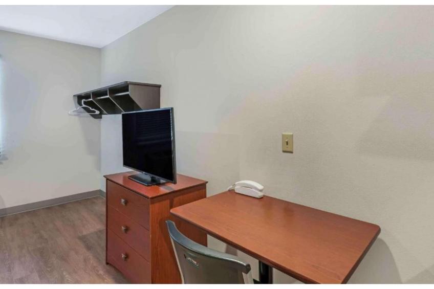 1 King Bed | Hearing Accessible, Kitchen - foto 26