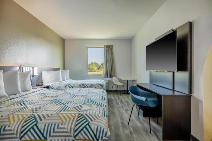 2 Queen Beds  Non-Smoking Kitchen - foto 6