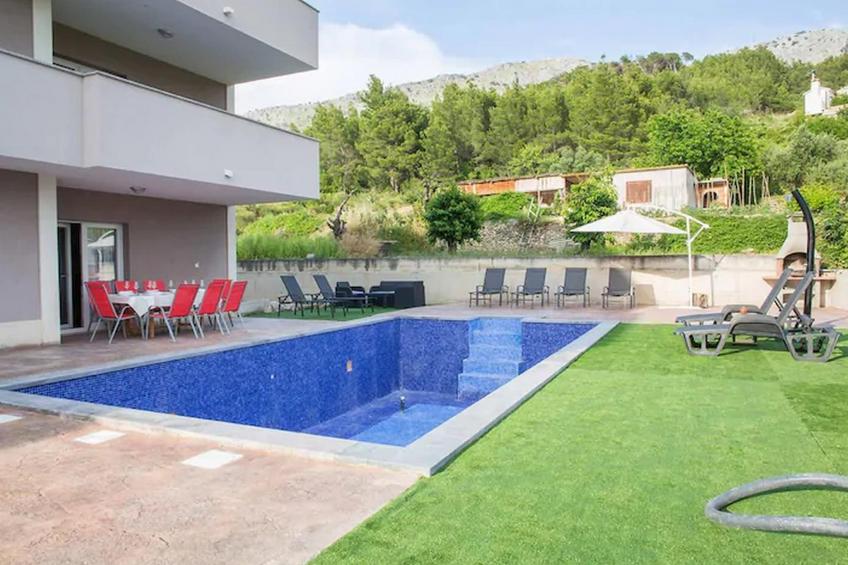 Holiday Home J&D No.2-Nine Bedroom House with Pool - foto 22