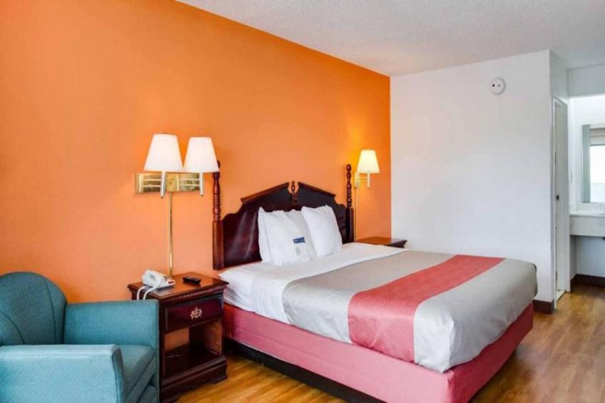 1 King Bed  Mobility Accessible Tub Nsmk - foto 8