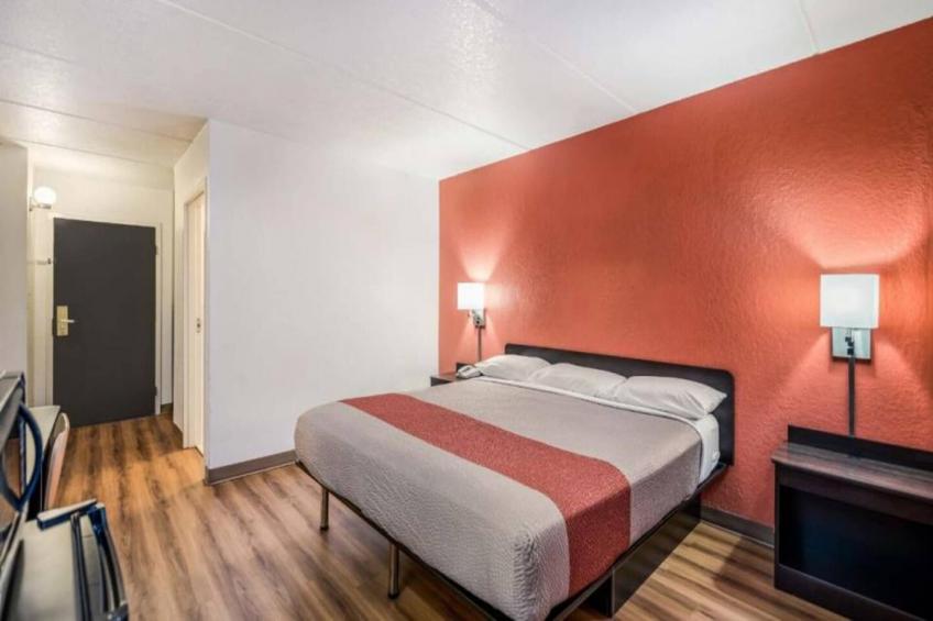 1 King Bed  Non-Smoking - foto 11