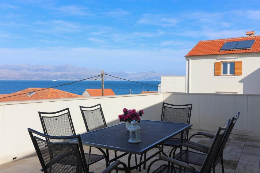 Apartment Perina - Comfort Two Bedroom Apartment with Terrace and Sea View