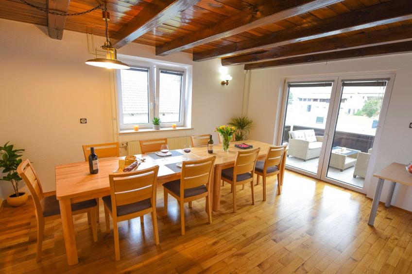 Cozy Luxe Holiday Home with Natural Thermal Bath - Seven Bedroom Holiday Home - foto 10