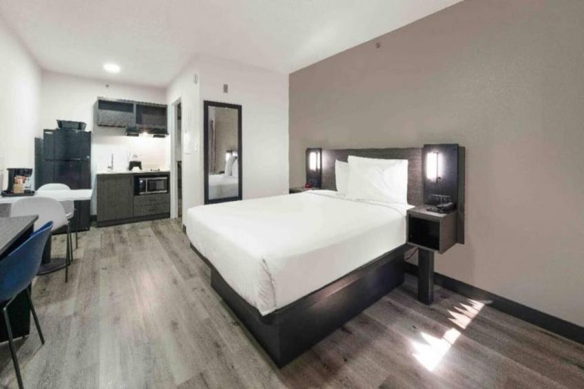 1 Queen Bed  Non-Smoking - foto 14