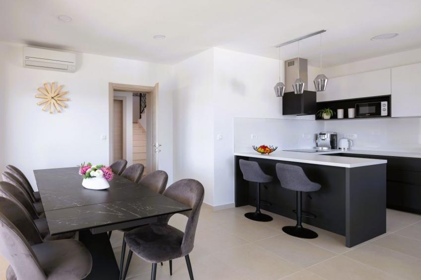 Luxuriöse Villa Dolce Vita direkt am Meer mit privatem Pool und Parkplatz - foto 37