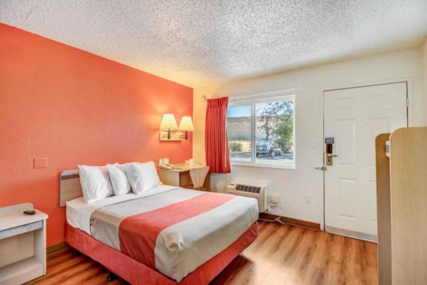 1 Queen Bed - foto 29
