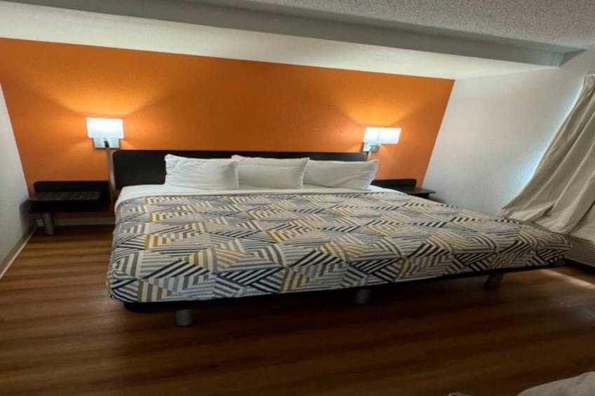 1 Queen Bed  Non-Smoking - foto 11