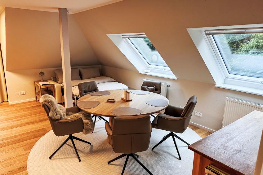 The OAK SUITE
