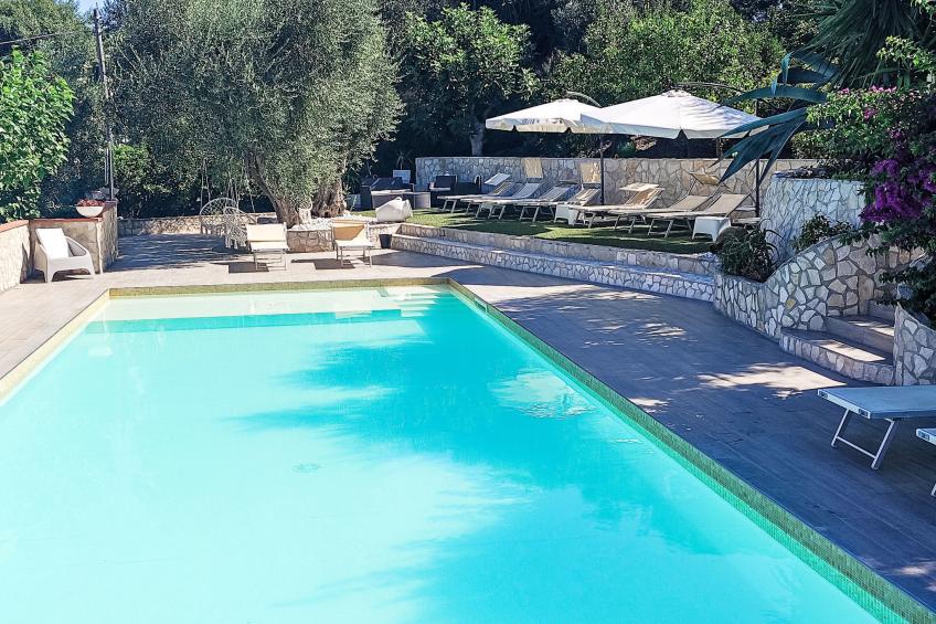 Quadrilocale in villa con piscina - foto 28