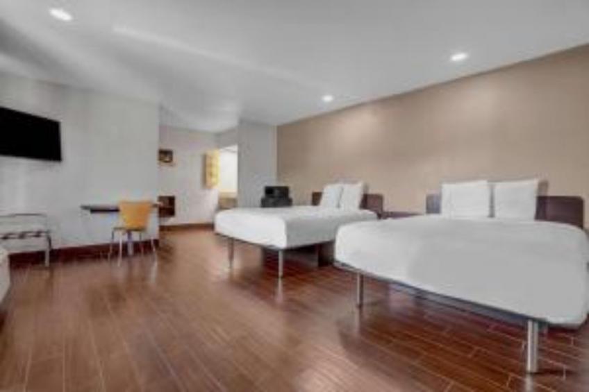 2 Queen Beds Nsmk Micfridge - foto 5