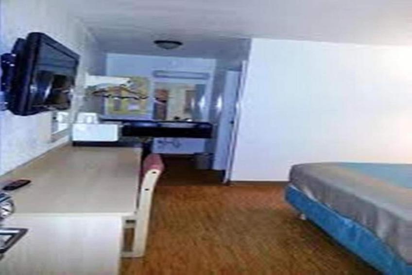 1 Queen Bed  Mobil Access Tub Nsmk Micfridg - foto 22