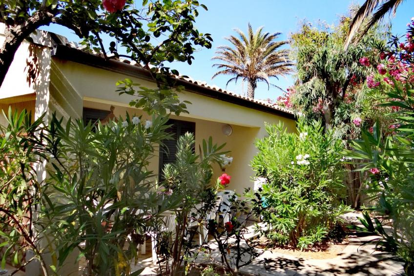 Schöner zentraler Bungalow direkt am Sandstrand auf Sizilien