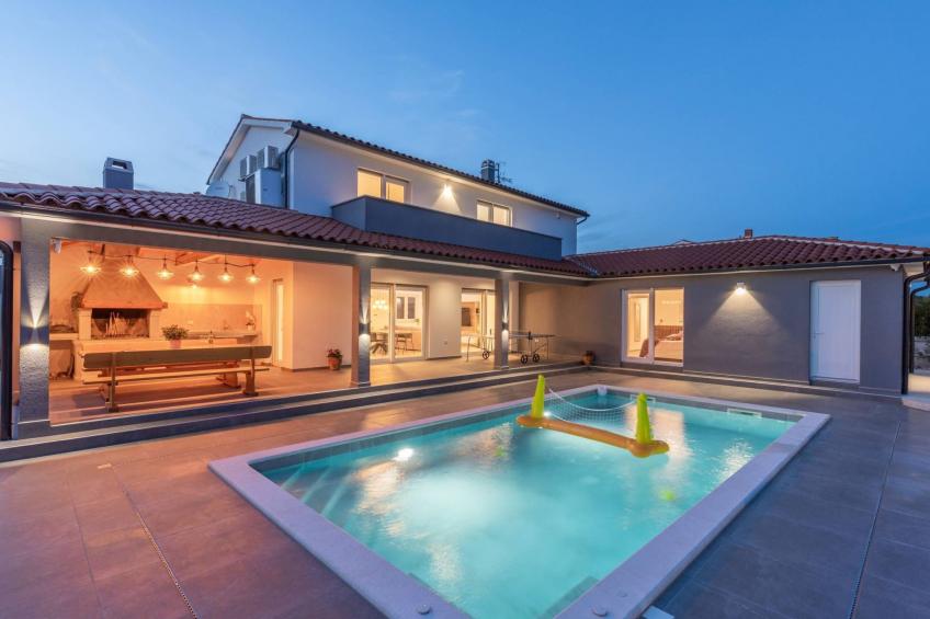 Villa Casa Mara mit beheiztem Pool