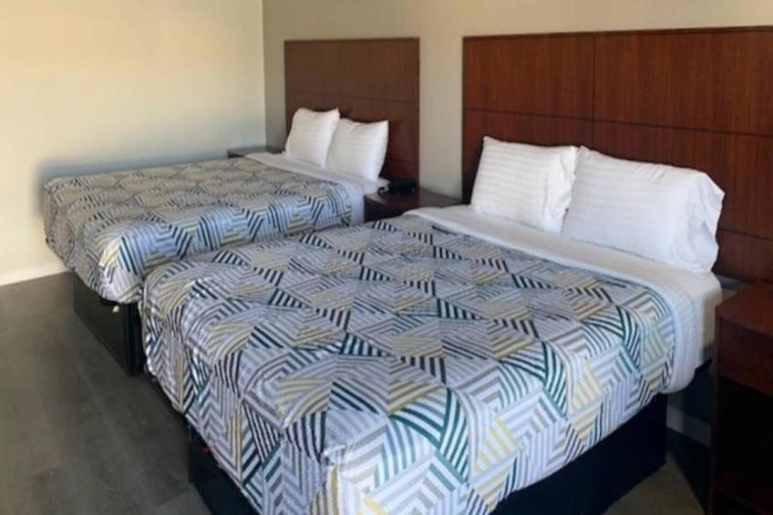 2 Queen Beds  Non-Smoking Micfridge - foto 6