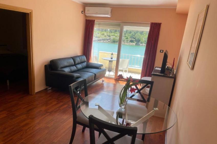 Apartment with Pool View - foto 2