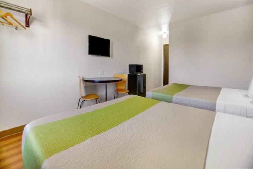 2 Queen Beds  Non-Smoking Micfridge - foto 9