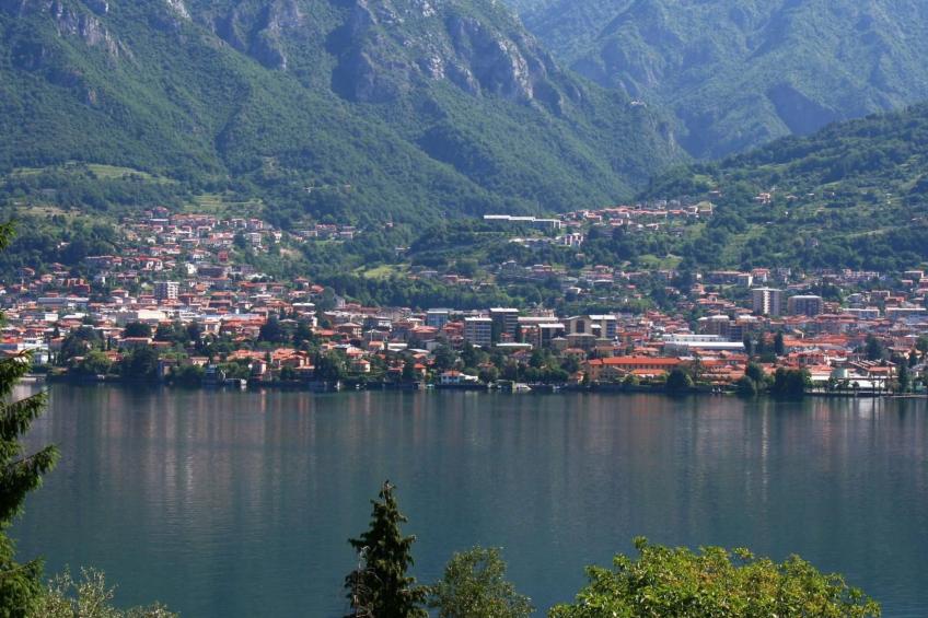 Villa zur alleinigen Nutzung mit 4 Wohnungen - foto 33