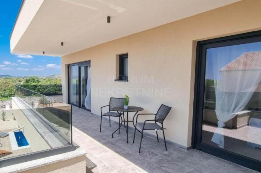 Villa Sunrise with Outdoor Pool - 4 Bedroom & Pool - foto 19