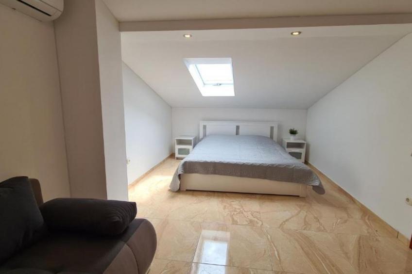 Apartment with One Bathroom - foto 13