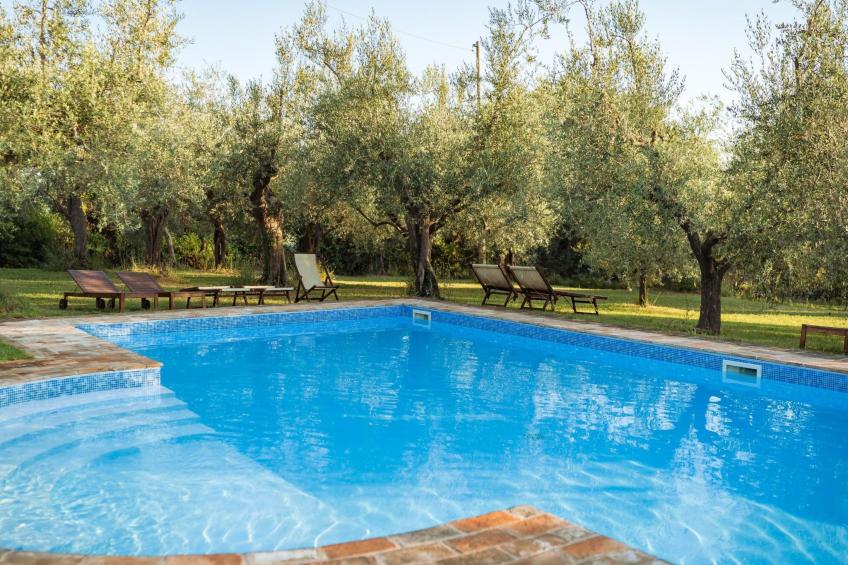 In einem Bauernhaus in den Hügeln, mit Garten und Pool - foto 32