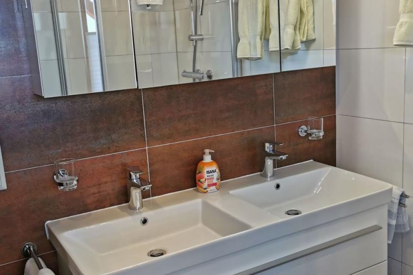 mit komplett eingerichteter Küchenzeile im Wohnraum - foto 31