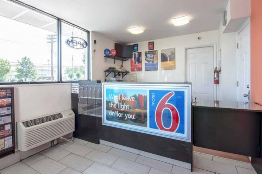 2 Full Beds  Mini Fridge Non-Smoking - foto 31