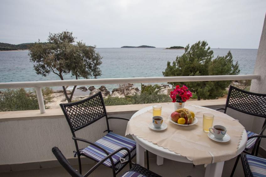 mit Blick auf das Wasser - foto 13