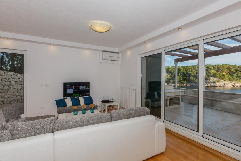 Ferienvilla "Osibova" mit Blick auf das Wasser - foto 35