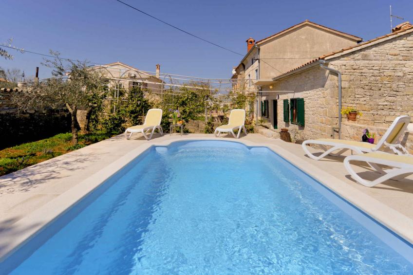 Holiday home with swimming pool on traditional property - BF-XFY94 - foto 32