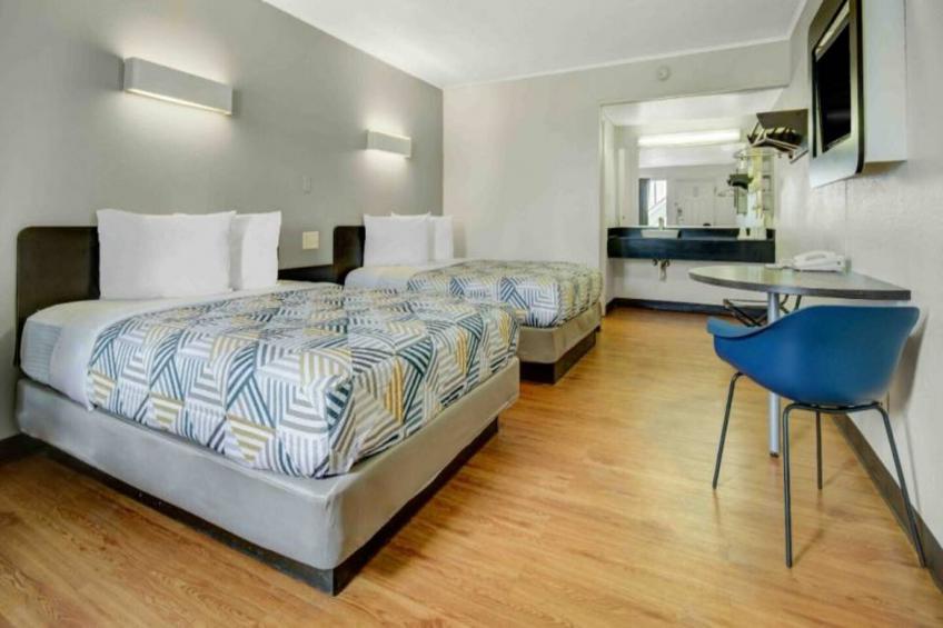 2 Queen Beds  Smoking - foto 10