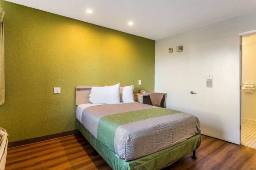 1 QUEEN BED  NON-SMOKING - foto 19