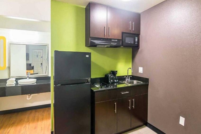 1 King Bed  Smoking Kitchen - foto 7