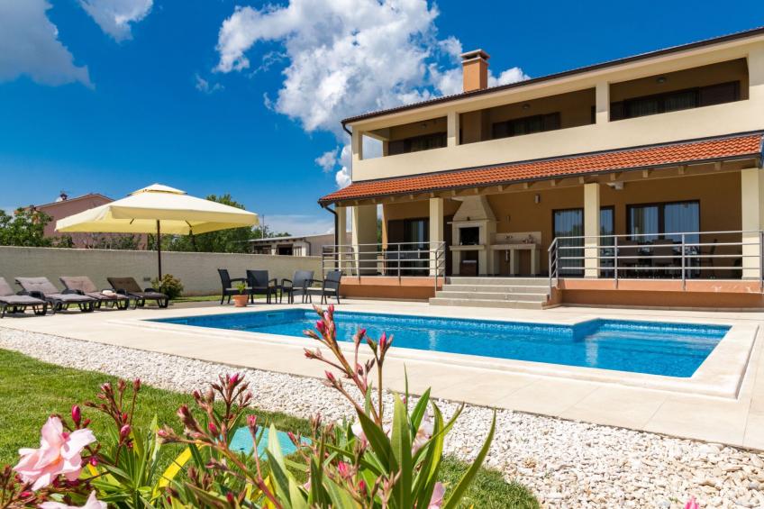 Beeindruckende Luxusvilla mit beheiztem Privatpool - foto 3