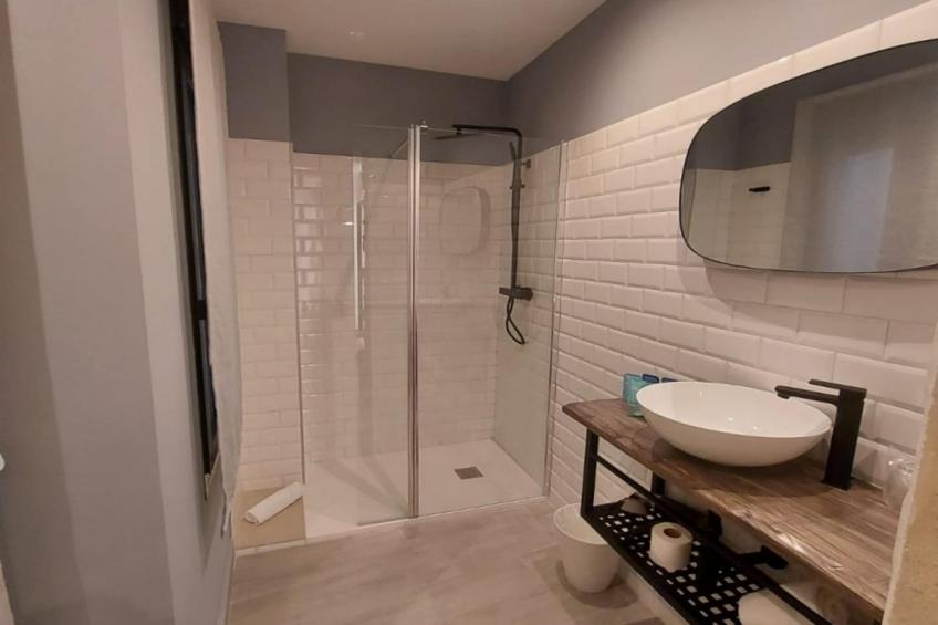 Estudio Deluxe con cama grande y jacuzzy - foto 7