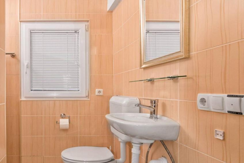 Hidden Gem Holiday Home with Pool in Kastel Stafilic - Two Bedroom Holiday Home with Pool - foto 15