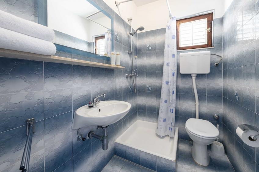 Guest House Rooms Rose- Comfort Double Room with Balcony and Sea View - foto 9