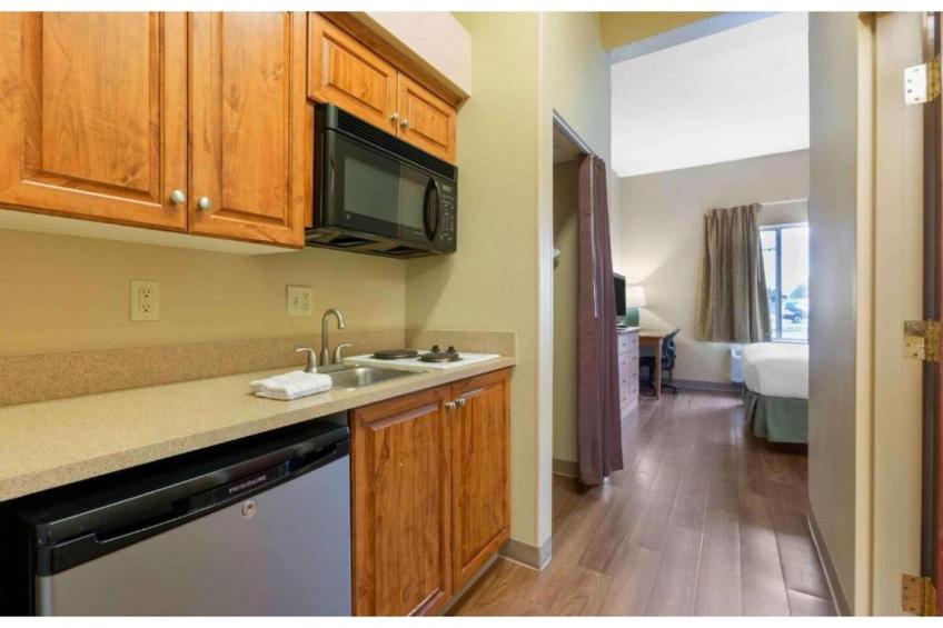 1 King Bed | Mobil Access Tub Nsmk Kitchen - foto 3