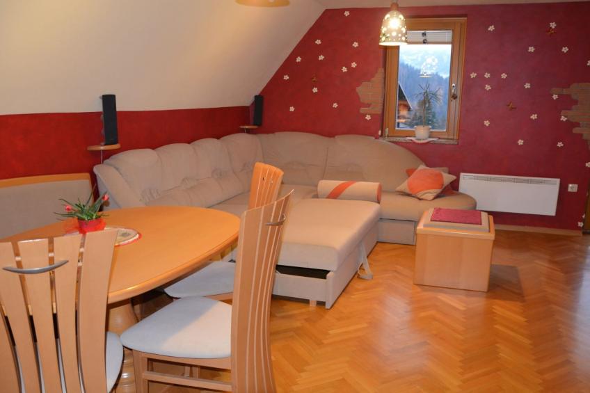 Kranjska Gora Comfortable Apartment with Balcony and Mountain View - Two Bedroom Apartment with Balcony - foto 3