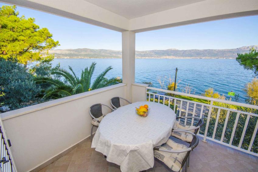 Holiday apartment with air conditioning, terrace and sea view in Slatine - BF-JB633
