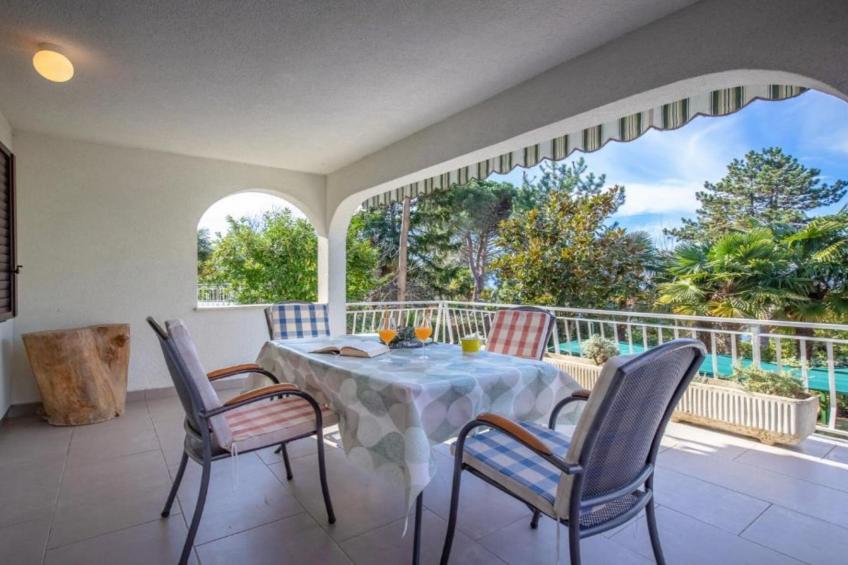 Apartment Villa Mirna - One Bedroom Apartment with Balcony and Garden View - foto 12