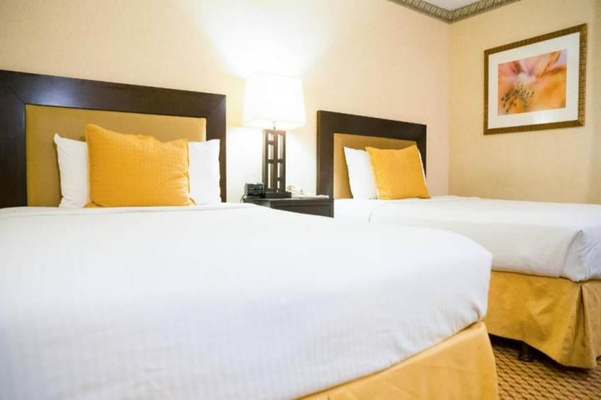 2 Queen Beds  Non-Smoking Micfridge - foto 6