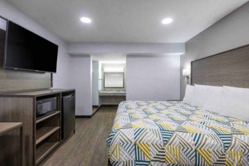 1 King Bed  Smoking Kitchen - foto 17