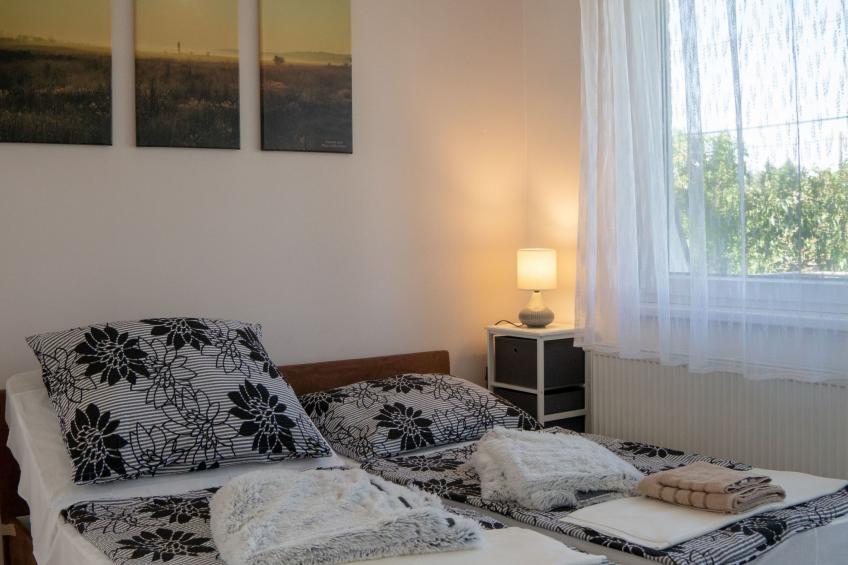 Doppelhaushälfte für sechs Personen mit Garten - foto 17