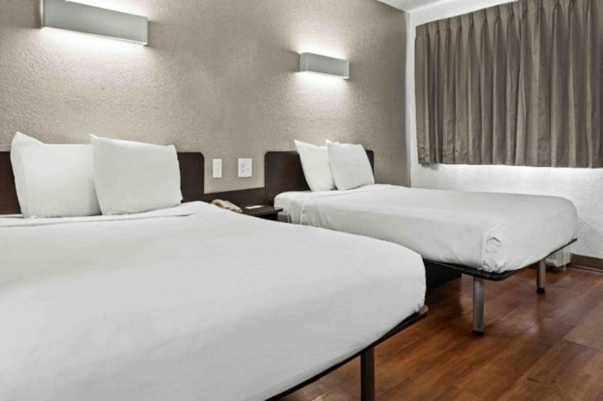 2 Queen Beds  Micfridge - foto 10