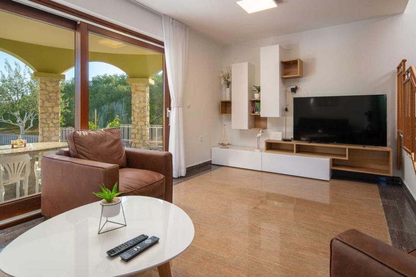 Charming Villa Rea, 8+2 with heated pool - foto 20