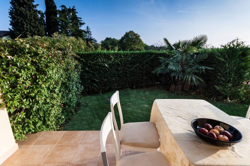 mit privatem Garten und Terrasse